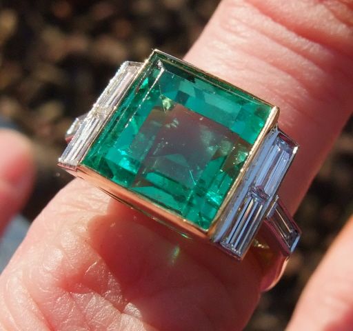 Superb and rare 4.5ct natural emerald ring