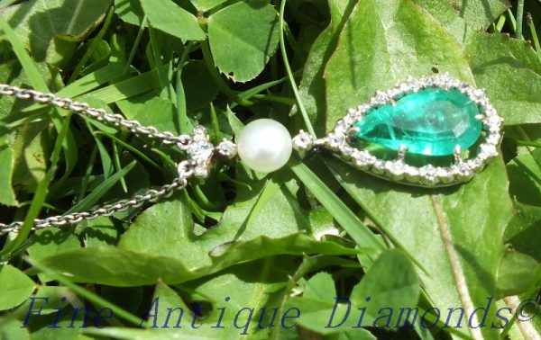 Exquisite 2.50ct Columbian emerald & diamond ring
