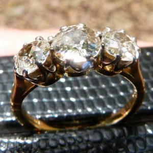 Old cut trilogy diamond ring 1.63ct