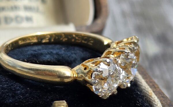 SOLD.  Top quality Diamond Trilogy ring - Image 10