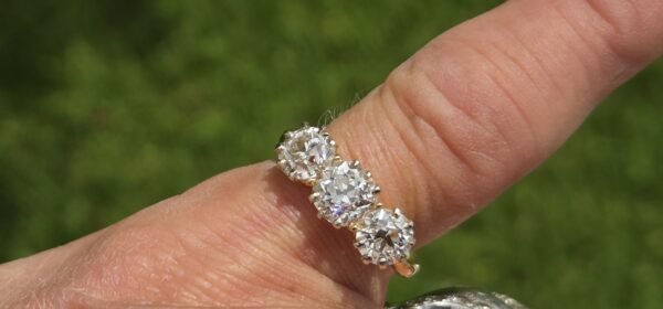 SOLD.  Top quality Diamond Trilogy ring - Image 6