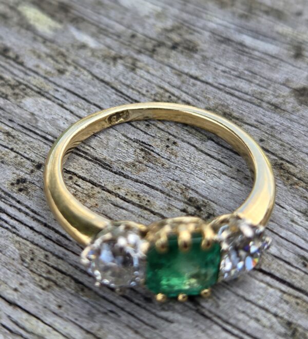 Colombian Emerald & Diamond Trilogy ring - Image 3