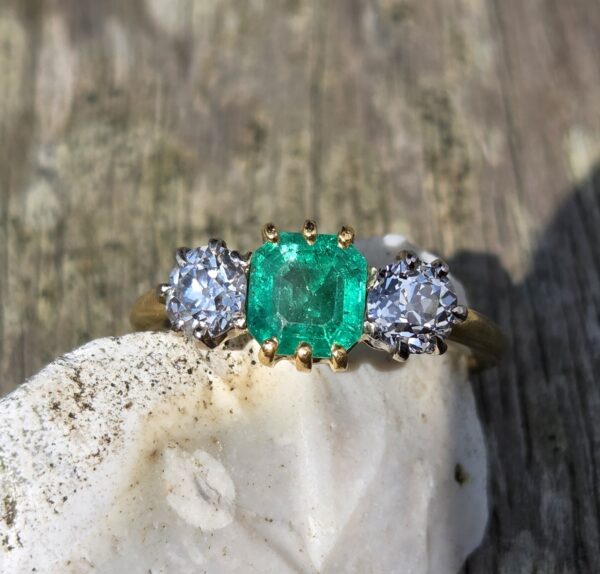 Colombian Emerald & Diamond Trilogy ring - Image 7