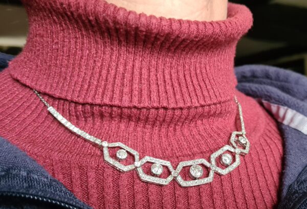 Art Deco at its finest! Just look at the necklace! - Image 16