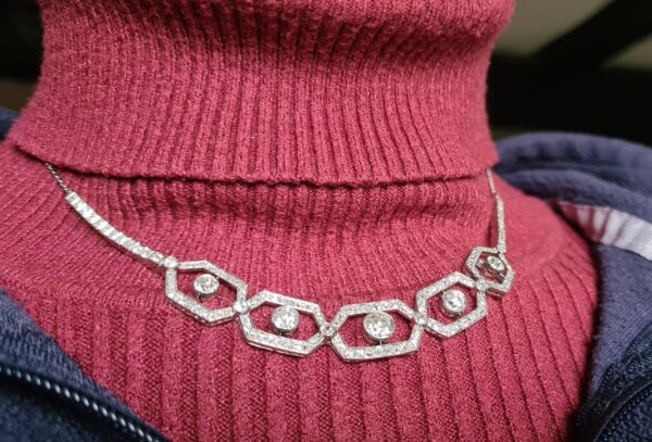 Art Deco at its finest! Just look at the necklace! - Image 13