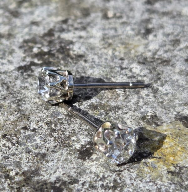 The perfect gift! Classic 1ct Old cut diamond stud earrings - Image 4