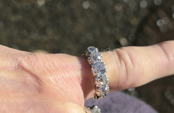 Rare 5 stone Diamond ring. - Image 4