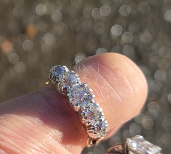 Rare 5 stone Diamond ring. - Image 2