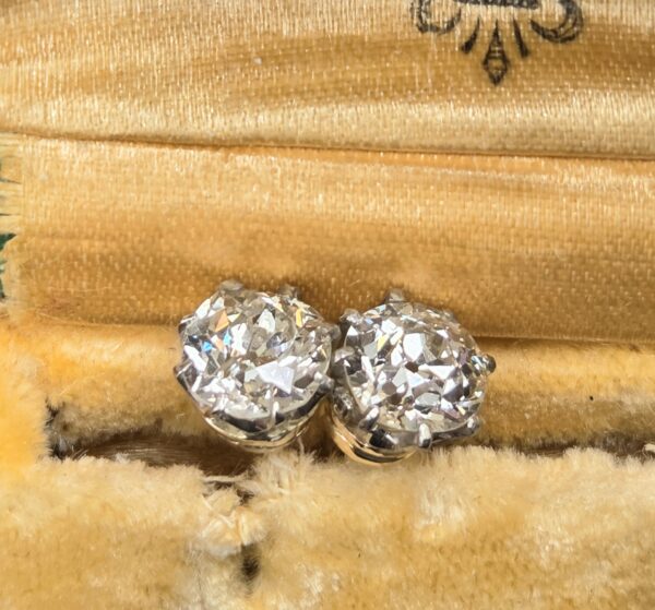RESERVED. Rare Victorian old cut diamond stud earrings - Image 3