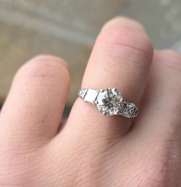 Fabulous Old cut Diamond Solitaire ring - Image 2