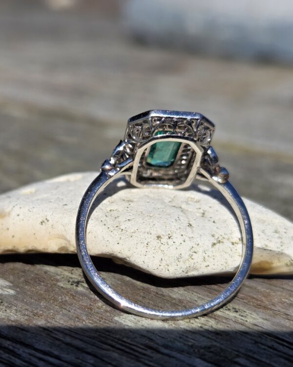 SOLD. Colombian Emerald &Diamond ring! - Image 3