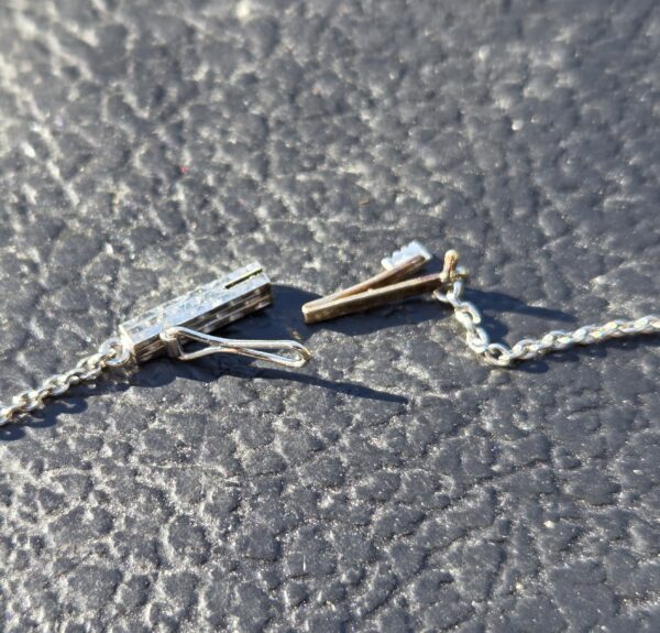 Art Deco at its finest! Just look at the necklace! - Image 7