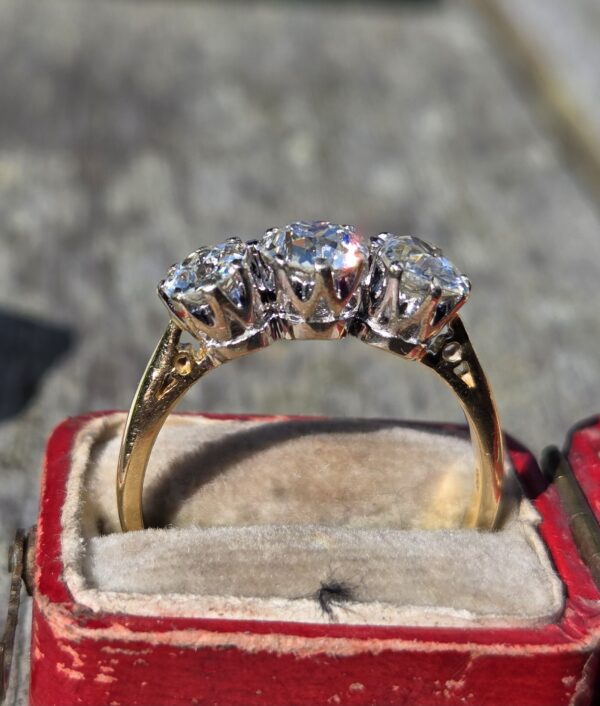 RESERVED. Lovely Old Cut Diamond Trilogy ring - Image 9