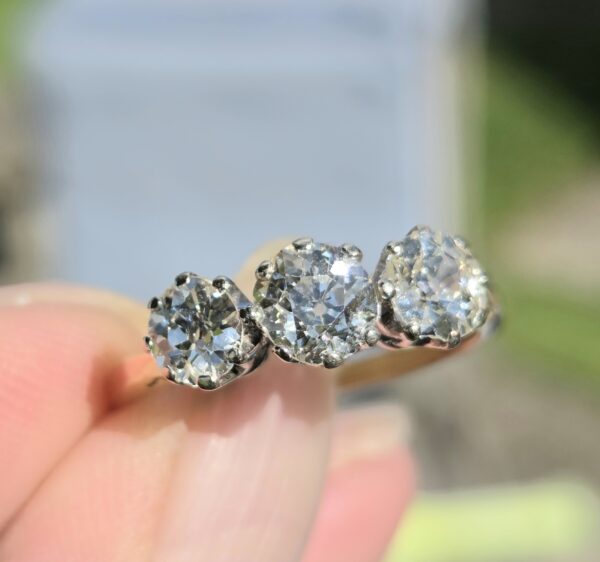 RESERVED. Lovely Old Cut Diamond Trilogy ring - Image 6