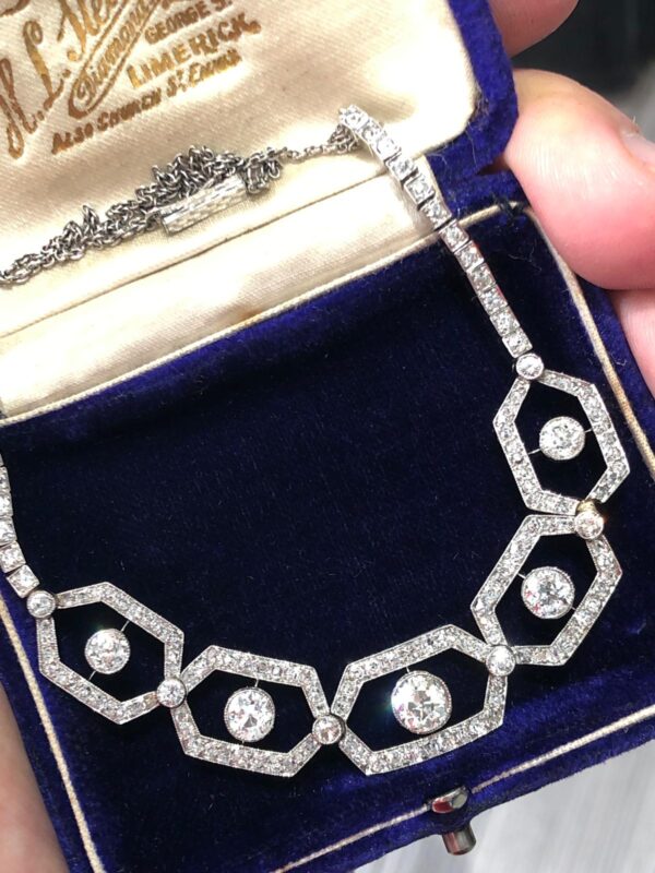 Art Deco at its finest! Just look at the necklace! - Image 14