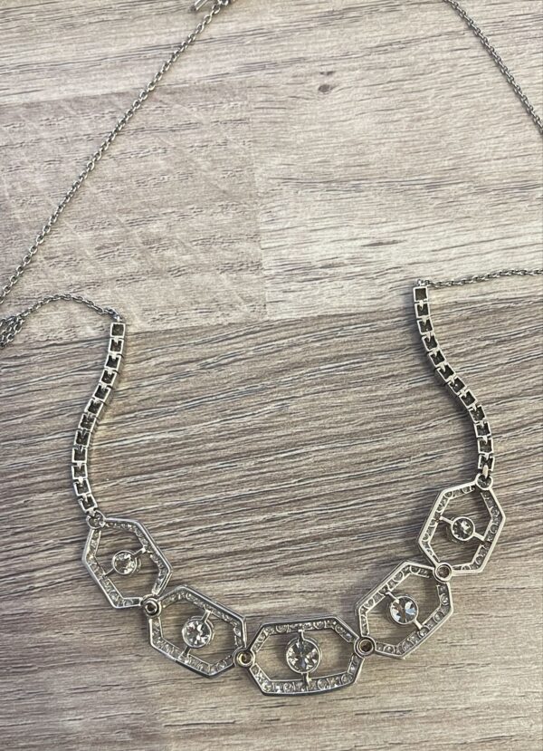 Art Deco at its finest! Just look at the necklace! - Image 11