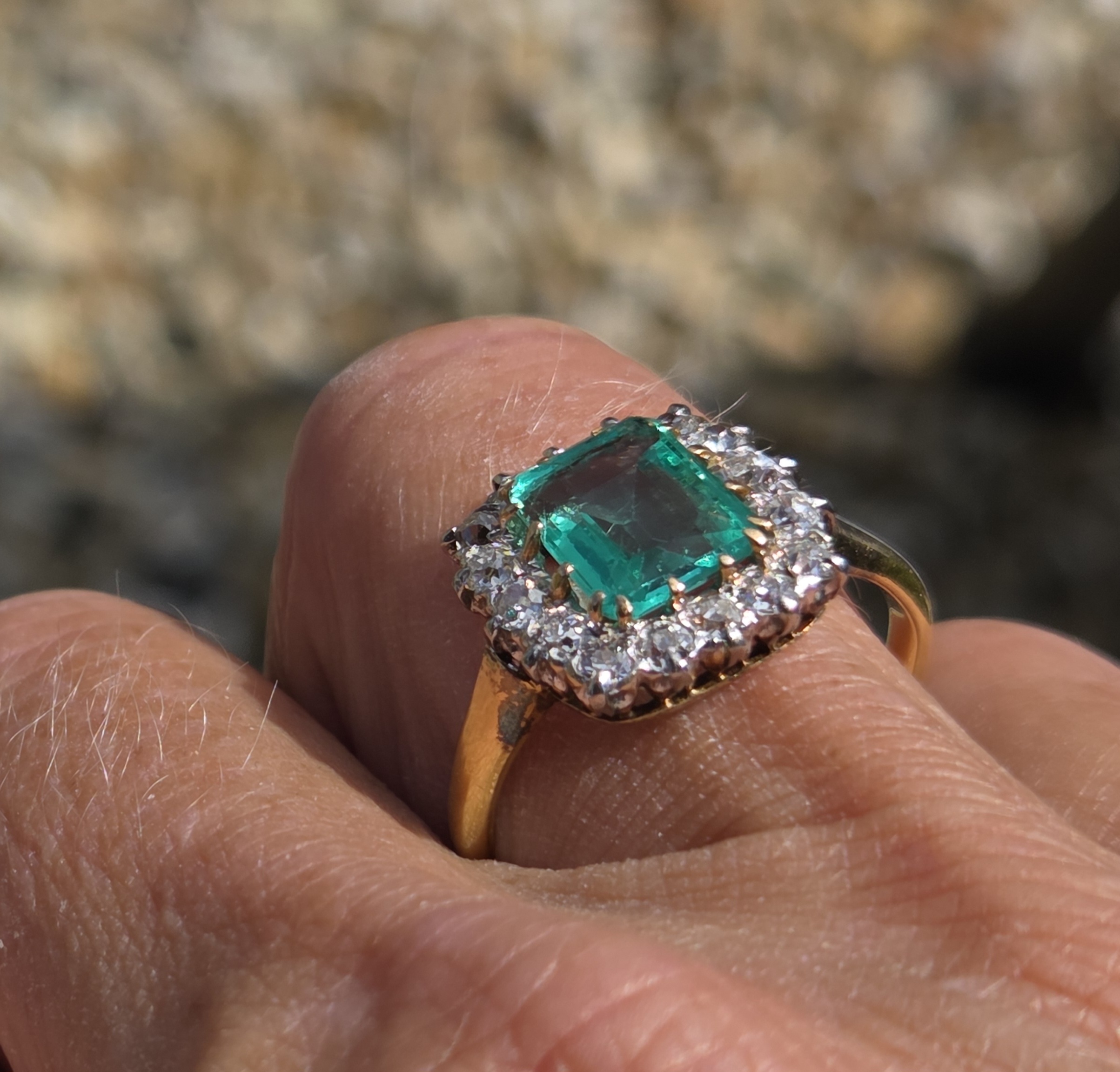 Certified Antique Emerald & Diamond ring - Image 7