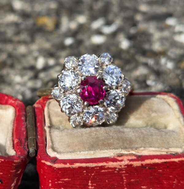 Incredible Burma Ruby & Old Cut Diamond ring - Image 11