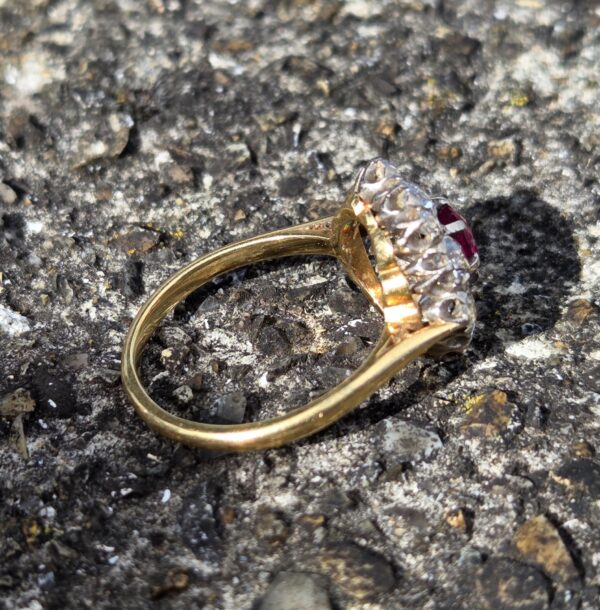 Incredible Burma Ruby & Old Cut Diamond ring - Image 6