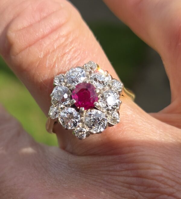Incredible Burma Ruby & Old Cut Diamond ring - Image 9