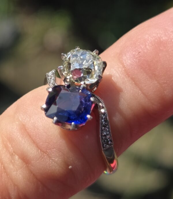 Toi et Moi, A rare Old cut Diamond & Sapphire ring - Image 11