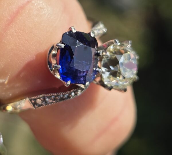 Toi et Moi, A rare Old cut Diamond & Sapphire ring - Image 12