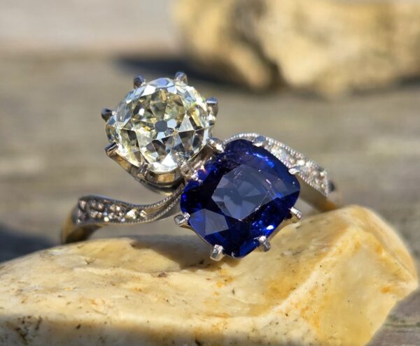 Toi et Moi, A rare Old cut Diamond & Sapphire ring - Image 13