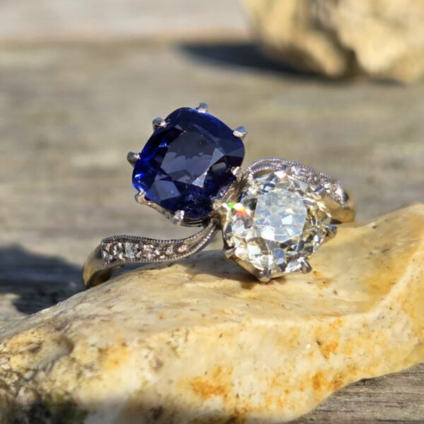 Toi et Moi, A rare Old cut Diamond & Sapphire ring - Image 15