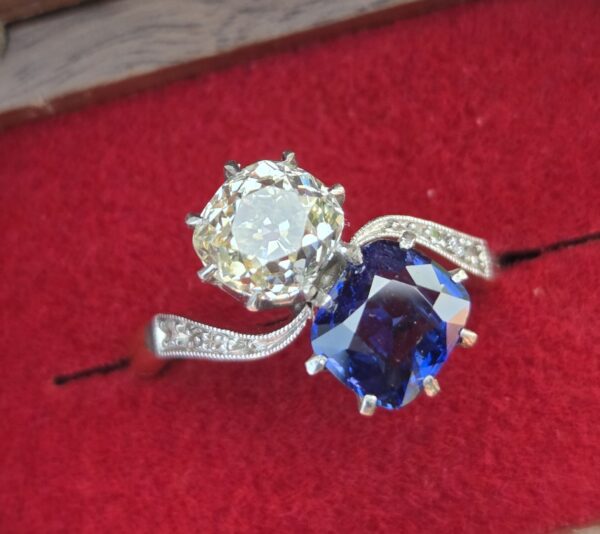 Toi et Moi, A rare Old cut Diamond & Sapphire ring - Image 16