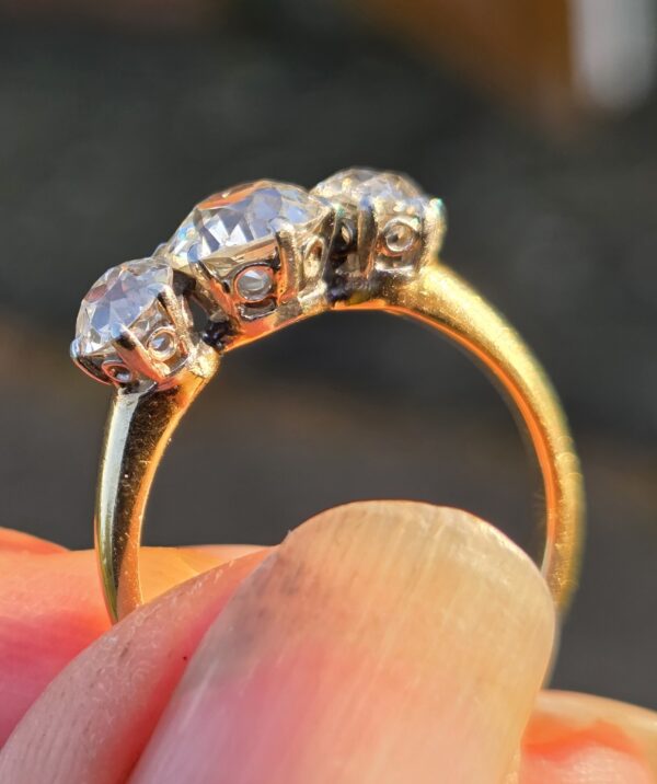 A Special Old Cut Diamond Trilogy ring - Image 2