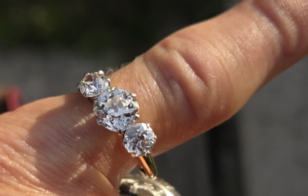 A Special Old Cut Diamond Trilogy ring - Image 3