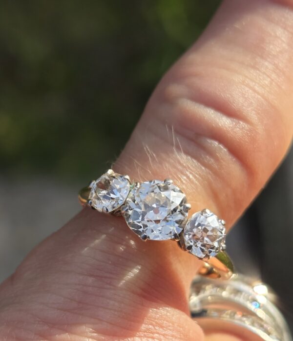 A Special Old Cut Diamond Trilogy ring - Image 4