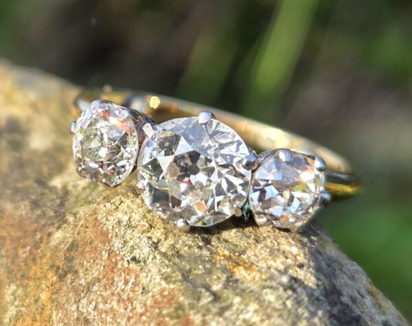 A Special Old Cut Diamond Trilogy ring - Image 8