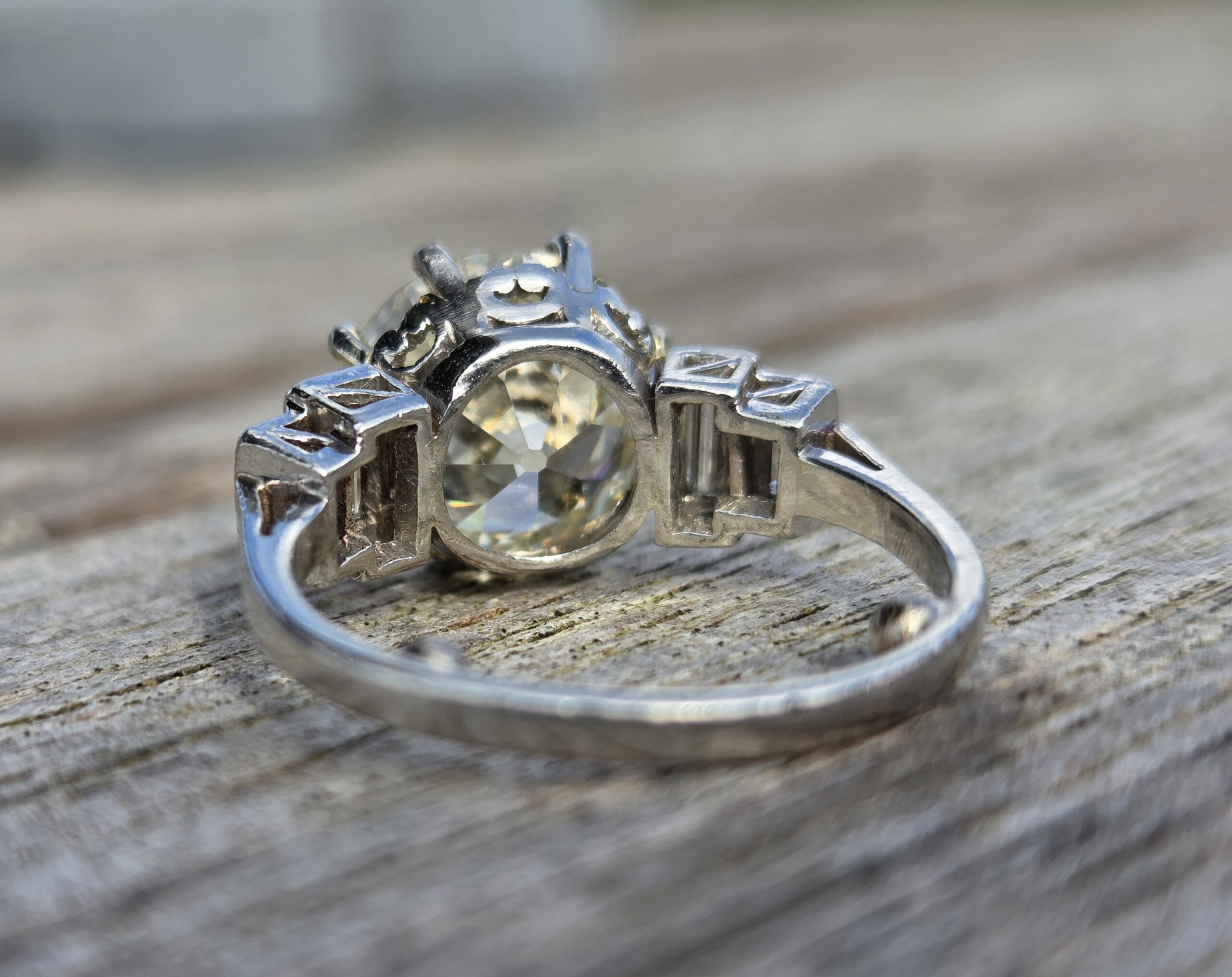 An Incredible 4.50ct Old Cut Diamond Ring - Image 5