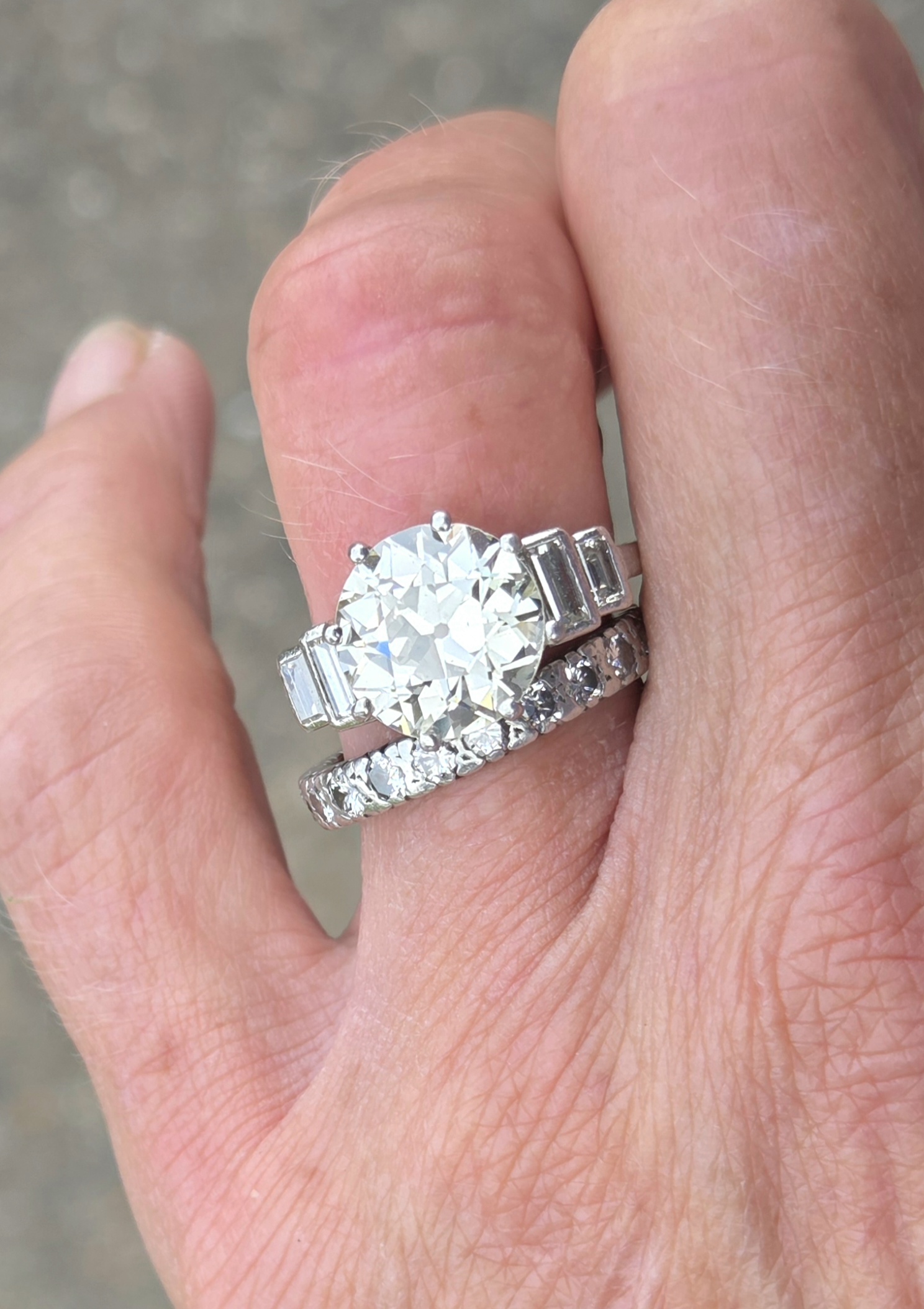 An Incredible 4.50ct Old Cut Diamond Ring - Image 4