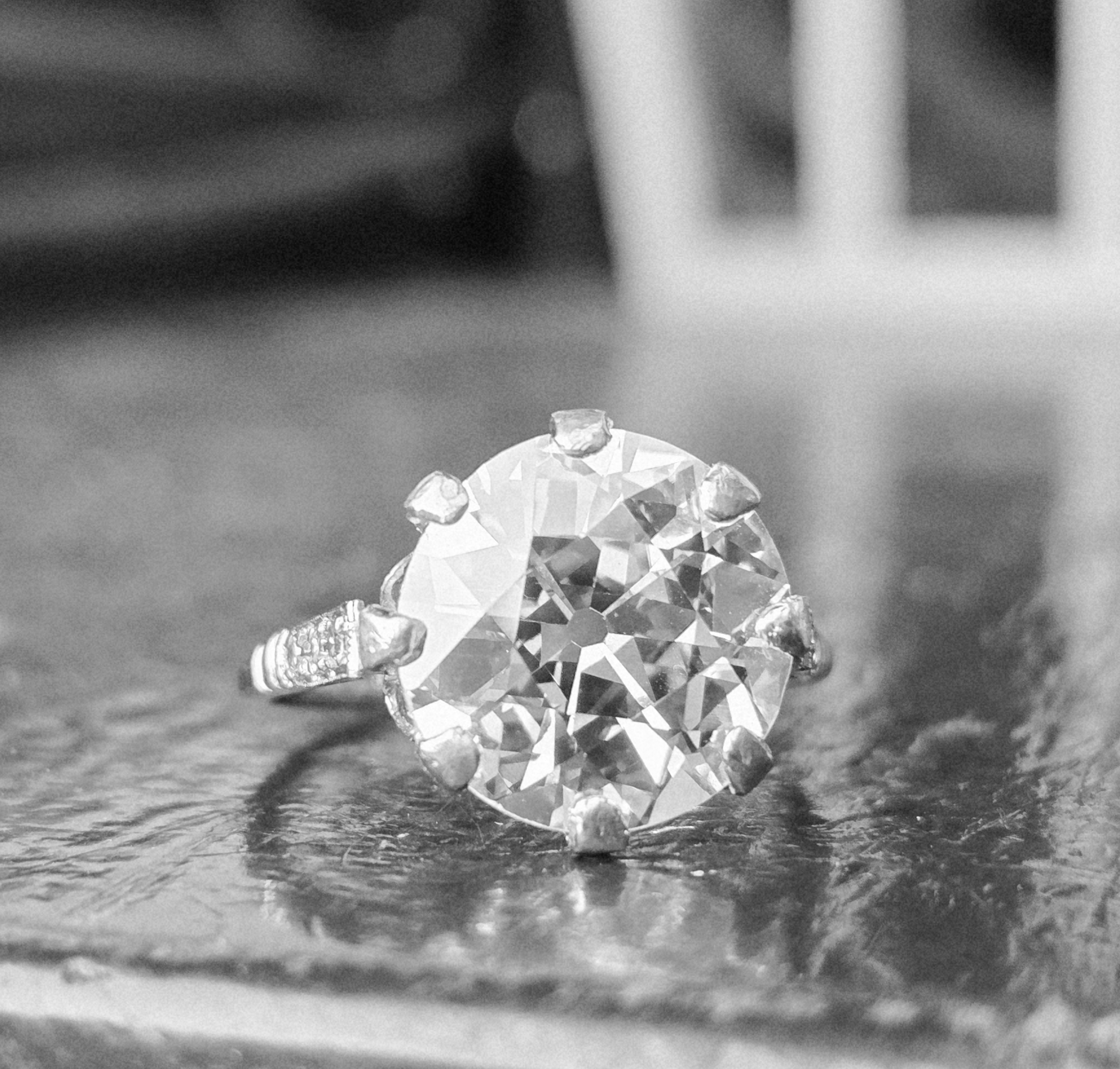 SOLD. A Ring of a lifetime! 6.40ct Old European Cut Solitaire - Image 12