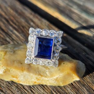 Lovely Art Deco Sapphire & Old cut Diamond ring