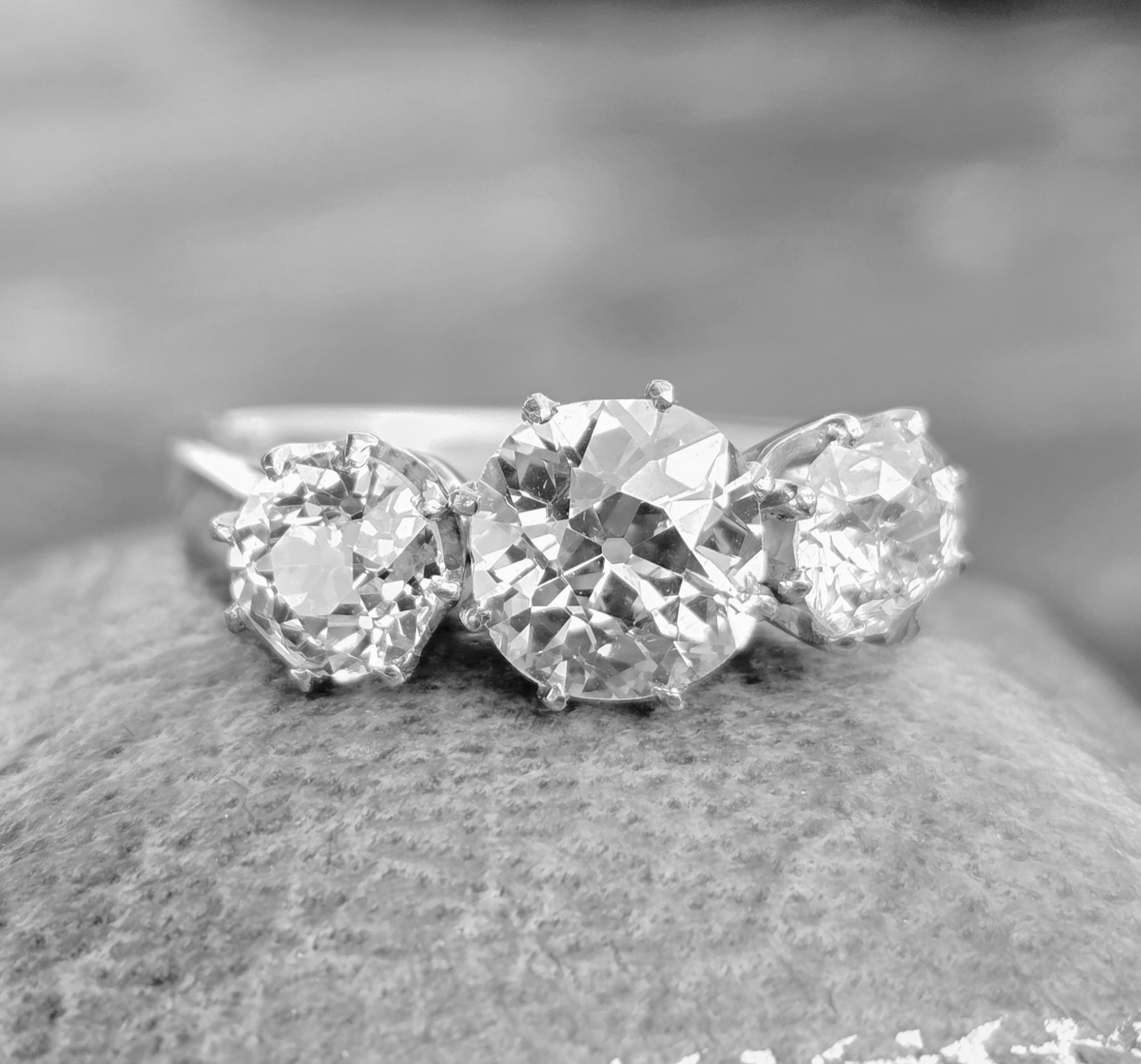 Exceptional 2ct Trilogy/3 stone ring - Image 11