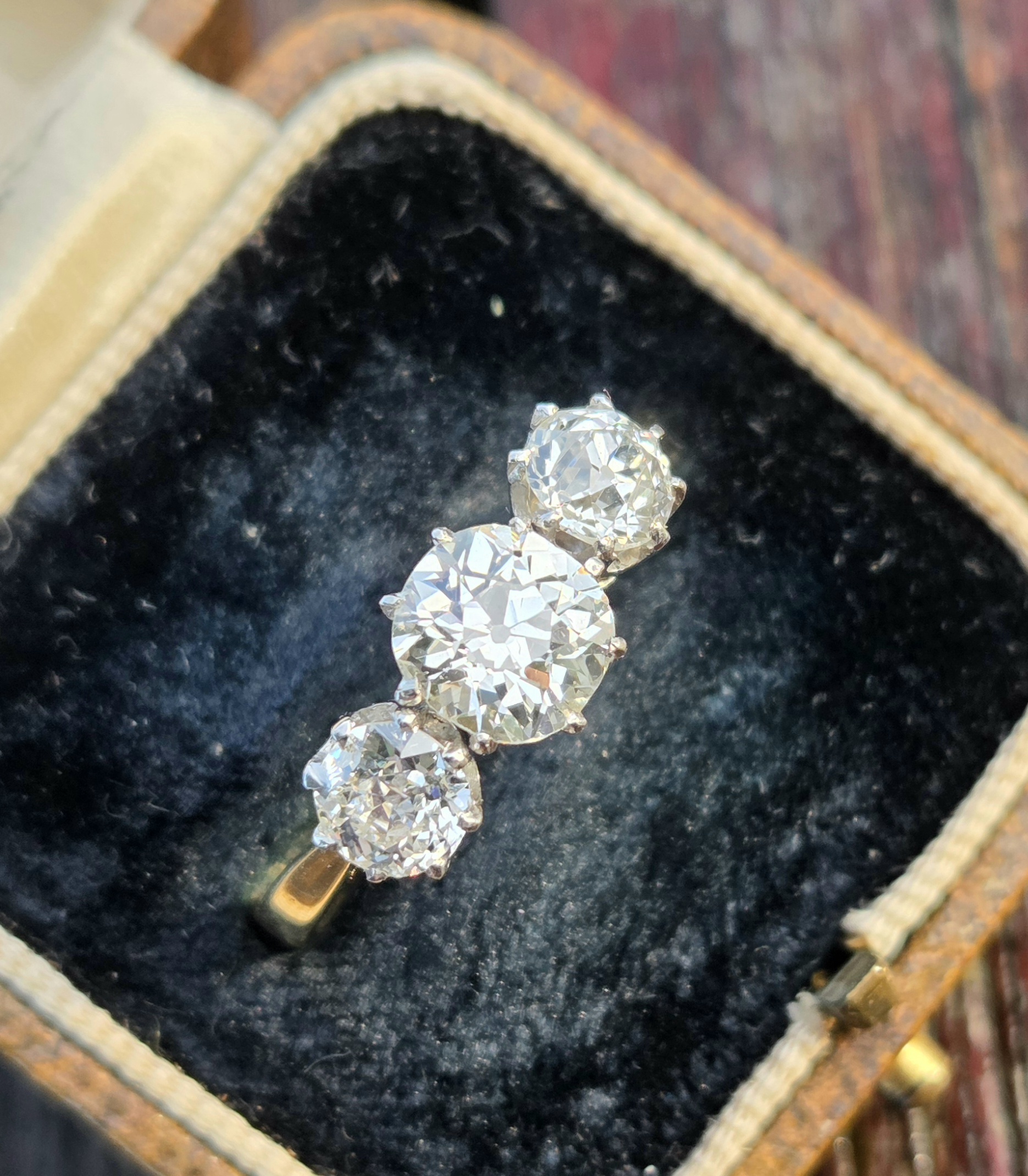 Exceptional 2ct Trilogy/3 stone ring - Image 5