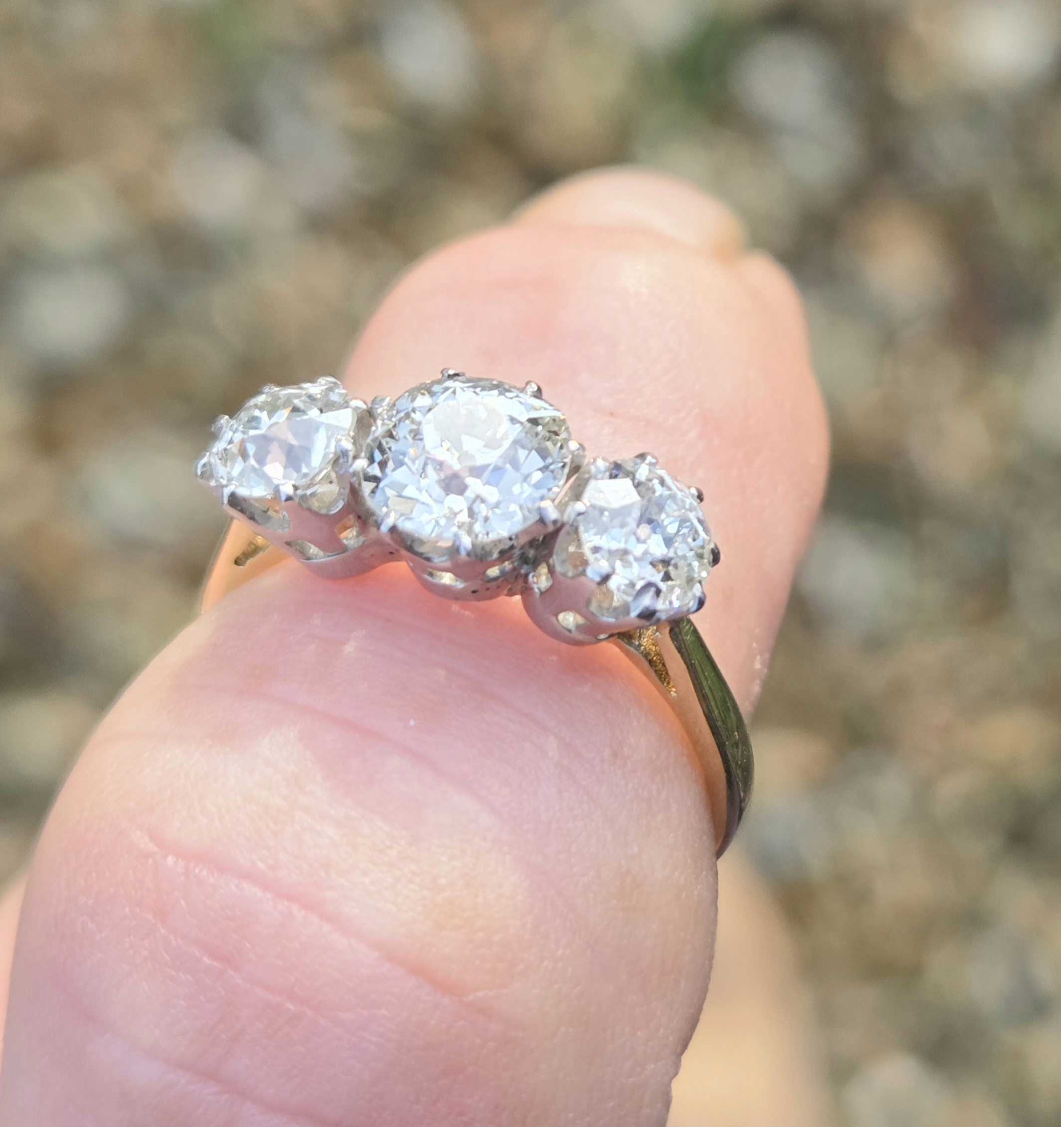 Exceptional 2ct Trilogy/3 stone ring - Image 8