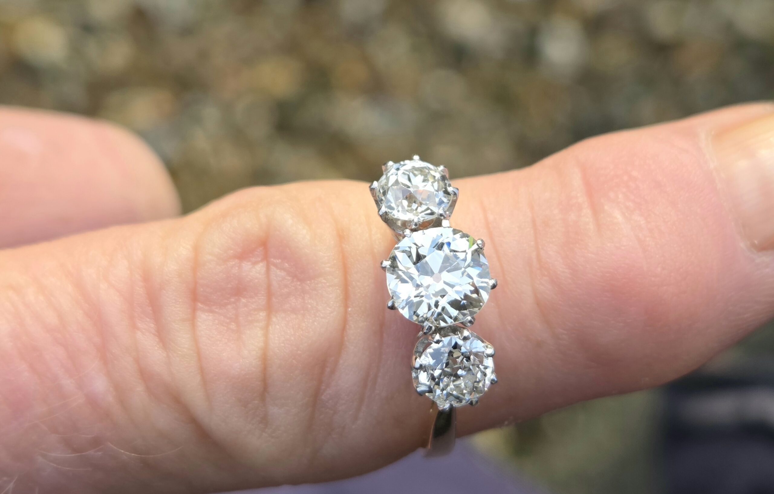 Exceptional 2ct Trilogy/3 stone ring - Image 3