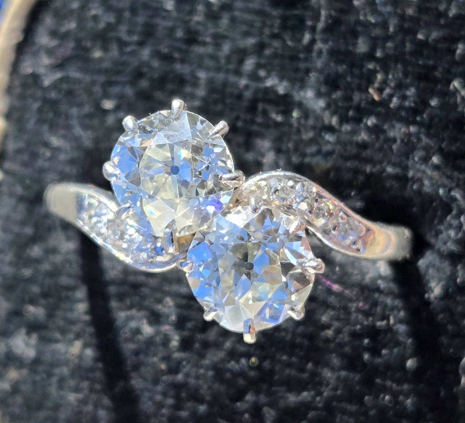 SOLD. An Exceptional Toi et Moi, 2 stone Diamond ring. - Image 2