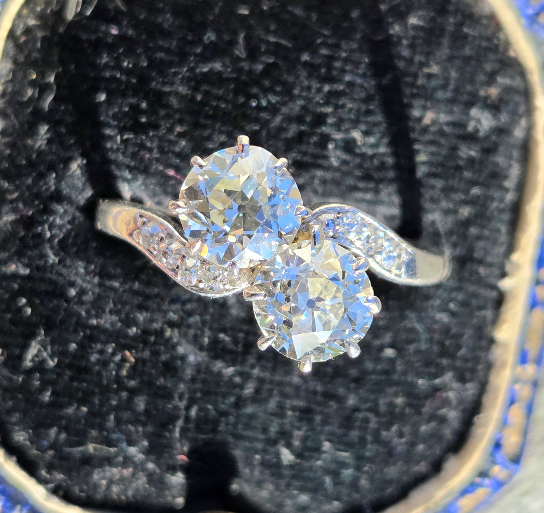 SOLD. An Exceptional Toi et Moi, 2 stone Diamond ring. - Image 3