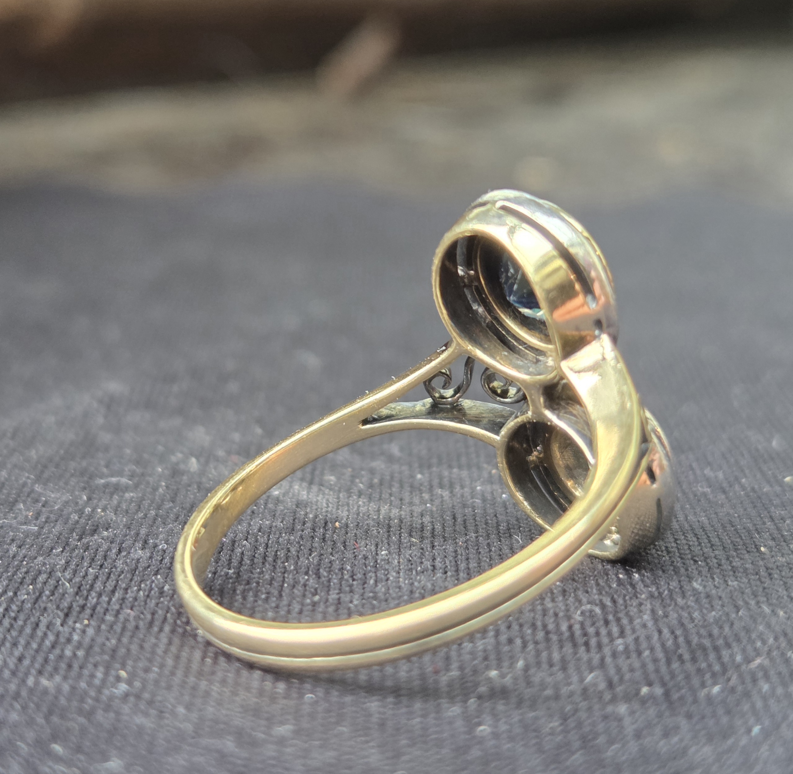 Lovely Art Nouveau Old mine cut diamond & Sapphire 2 stone - Image 5