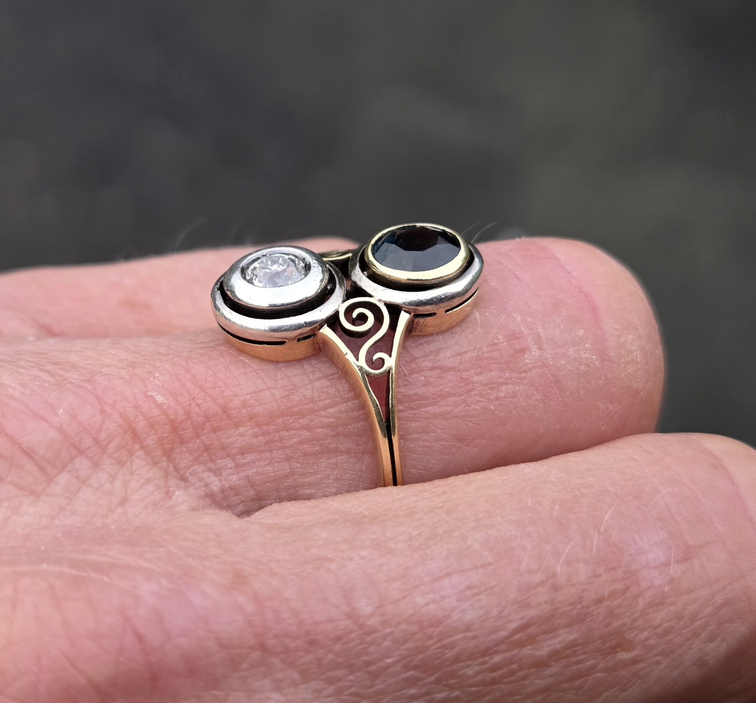 Lovely Art Nouveau Old mine cut diamond & Sapphire 2 stone - Image 10