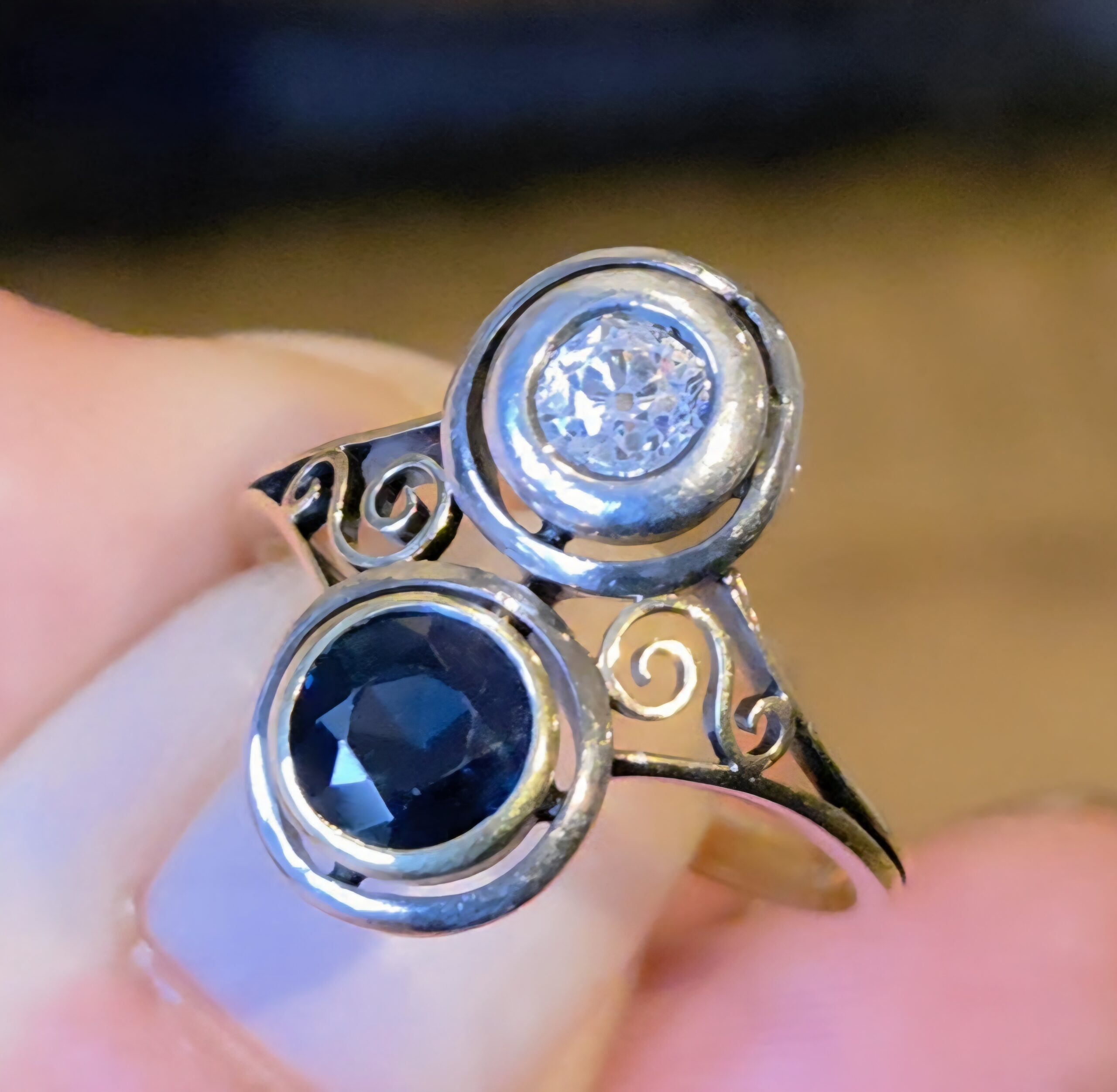 Lovely Art Nouveau Old mine cut diamond & Sapphire 2 stone - Image 11