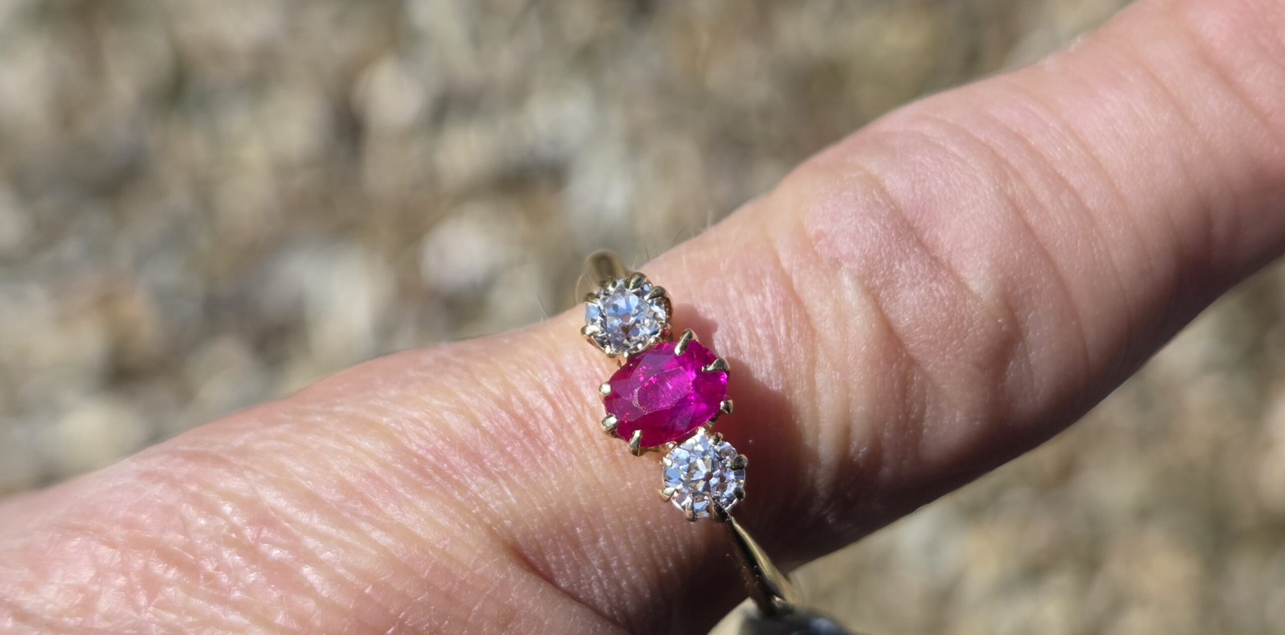 Quality!! Burma Ruby and Old Cut Diamond Trilogy ring. - Image 4