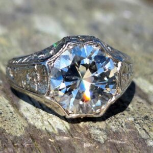 A huge, top clarity Solitaire