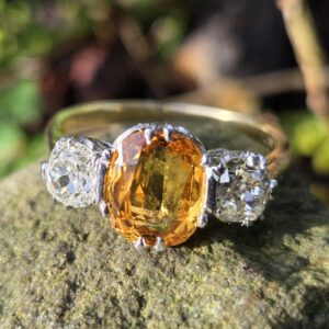 Incredible yellow Sapphire & Old Cut diamond Trilogy 3 stone