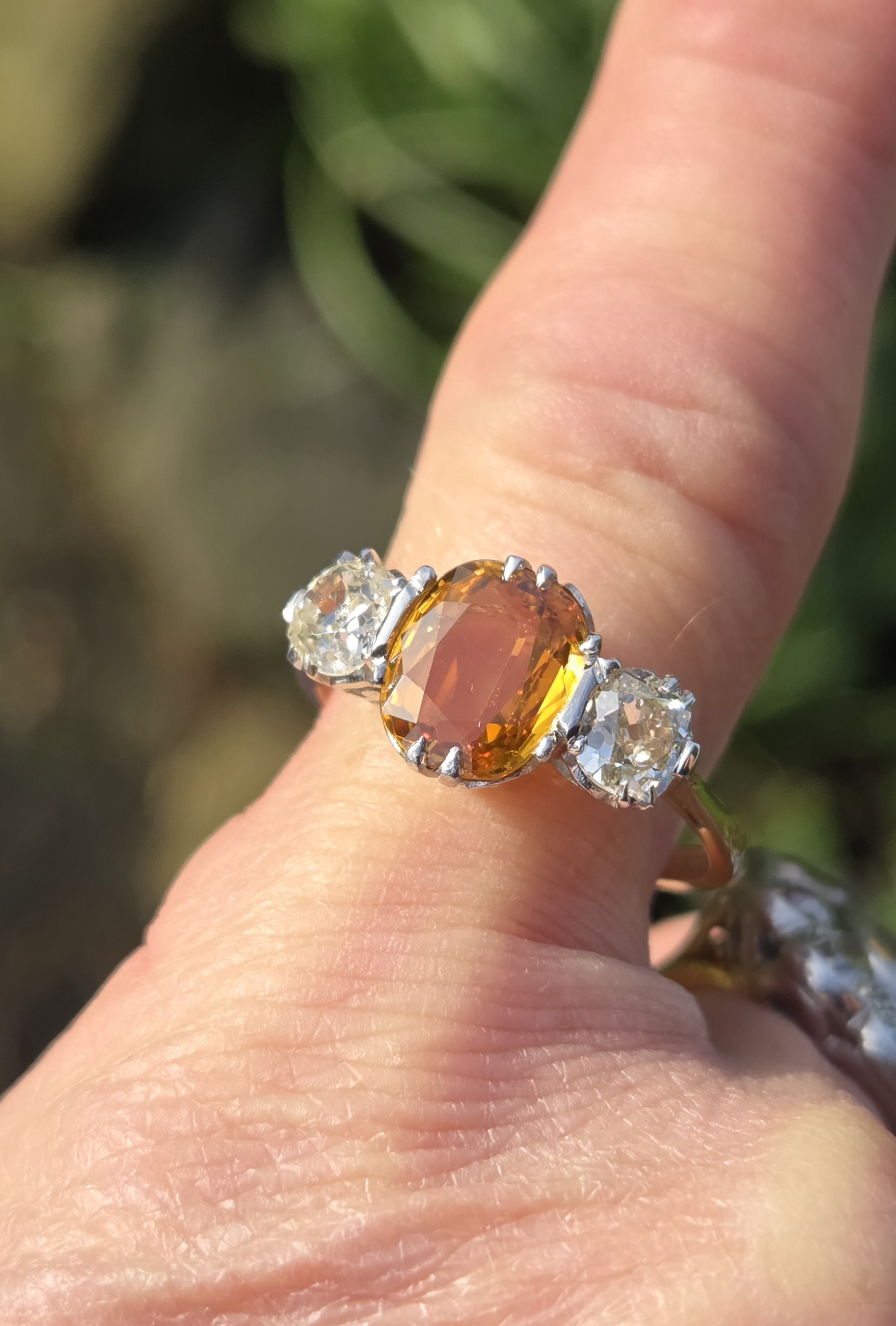 Incredible yellow Sapphire & Old Cut diamond Trilogy 3 stone - Image 6